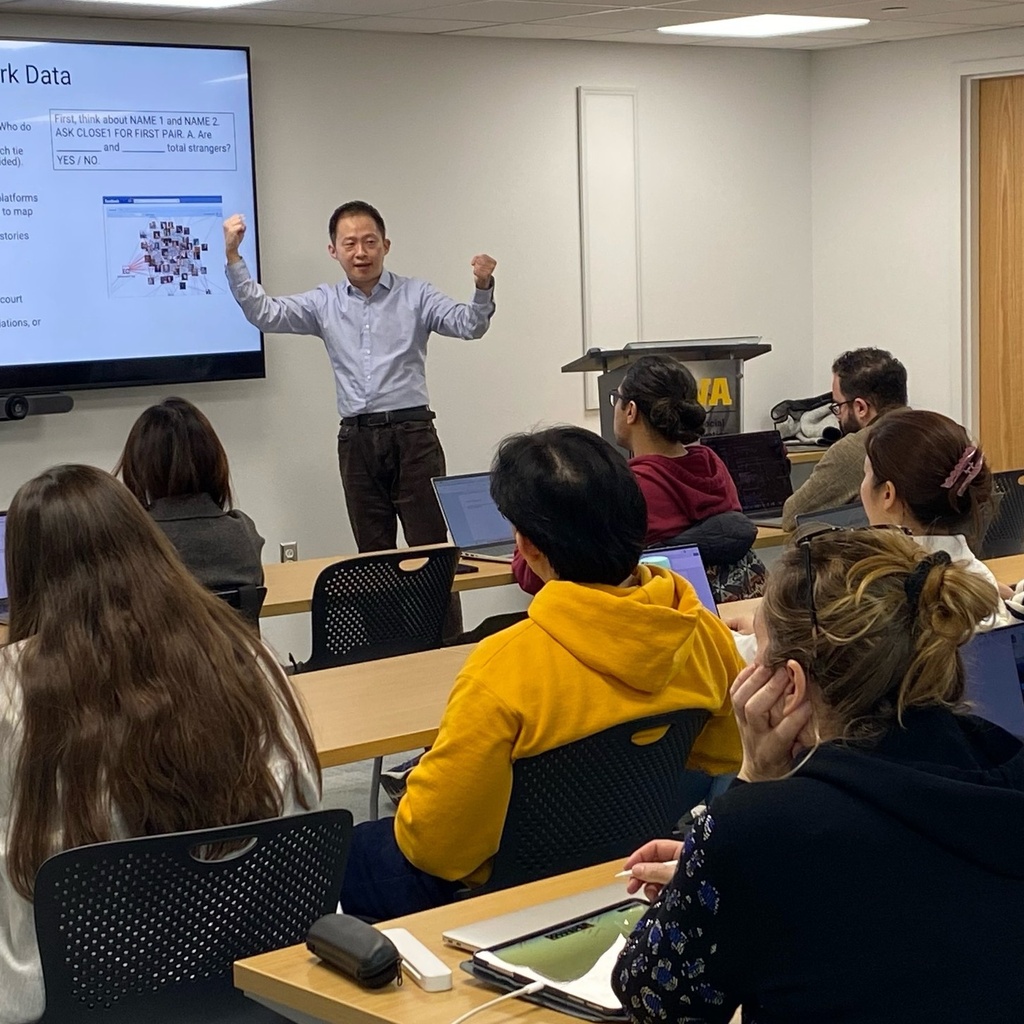 Intro to Networks Using R with Elizabeth Menninga, PhD promotional image